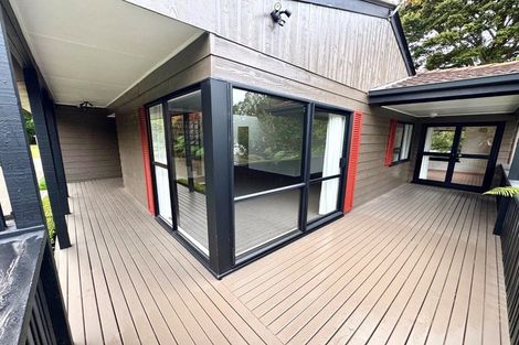 Photo of property in 22 Kingsclere Place, Goodwood Heights, Auckland, 2105