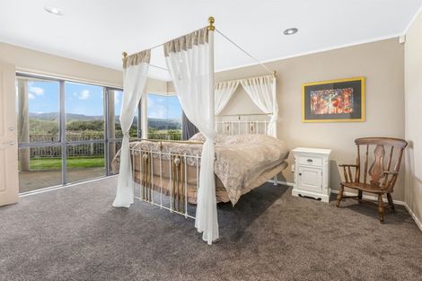 Photo of property in 24 Saint Ives Drive, Camborne, Porirua, 5026