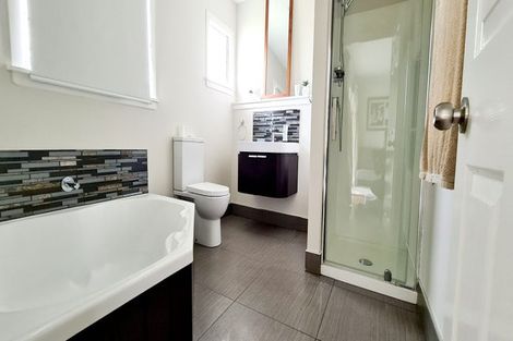 Photo of property in 2/100 Manuka Road, Bayview, Auckland, 0629