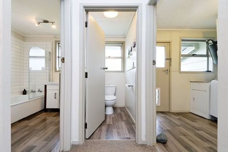 Photo of property in 32 Glenbervie Crescent, Massey, Auckland, 0614