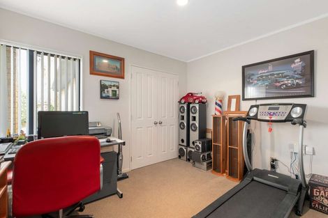 Photo of property in 8 Awaroa Stream Drive, Waiuku, 2123