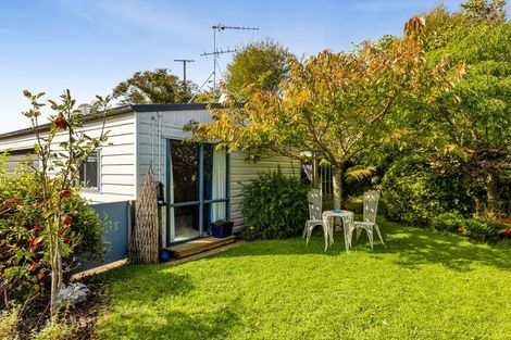 Photo of property in 10 Allan Road, Burgess Park, New Plymouth, 4371