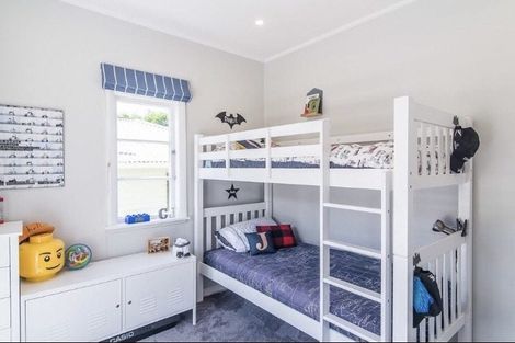 Photo of property in 8 Omar Street, Khandallah, Wellington, 6035