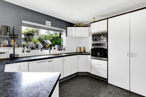 Photo of property in 1 Tainui Terrace, Inglewood, 4330