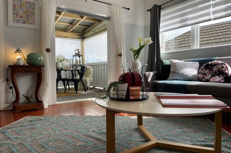 Photo of property in 2 Blacks Road, Greenhithe, Auckland, 0632