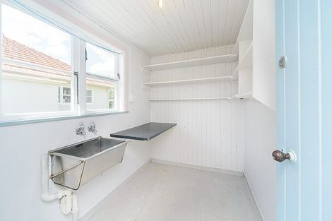 Photo of property in 97 Savage Crescent, West End, Palmerston North, 4412