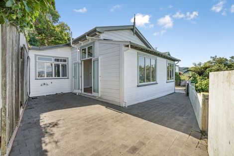 Photo of property in 35 Central Terrace, Kelburn, Wellington, 6012