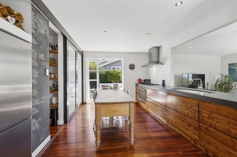 Photo of property in 18 Kapekape Place, Pukerua Bay, 5026