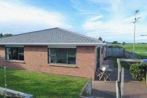 Photo of property in 13 Brendan Drive, Te Horo Beach, Otaki, 5581