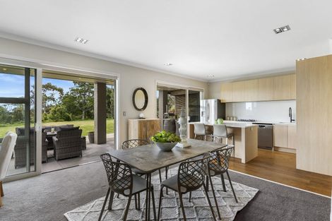 Photo of property in 497 Whitford Road, Whitford, Howick, 2571