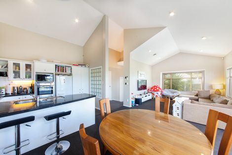 Photo of property in 18 Cinnabar Place, Westgate, Auckland, 0614