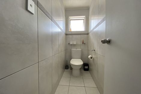 Photo of property in 36 Lavery Place, Sunnynook, Auckland, 0632