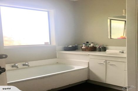 Photo of property in 38 Highland Park Drive, Highland Park, Auckland, 2010