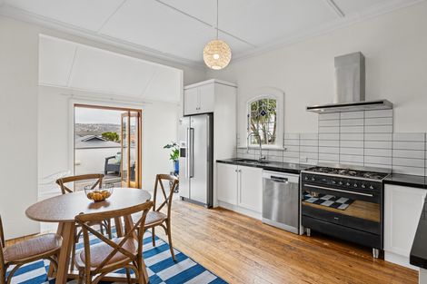Photo of property in 155 Victoria Road, Saint Clair, Dunedin, 9012