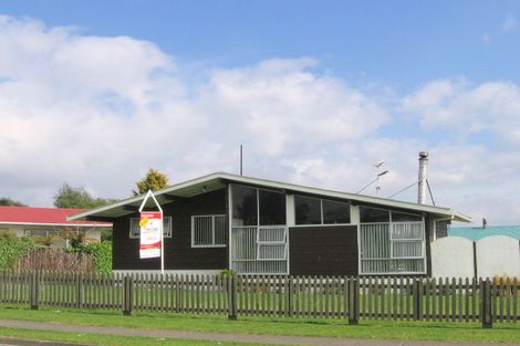 Photo of property in 32 Rewarewa Street, Owhata, Rotorua, 3010