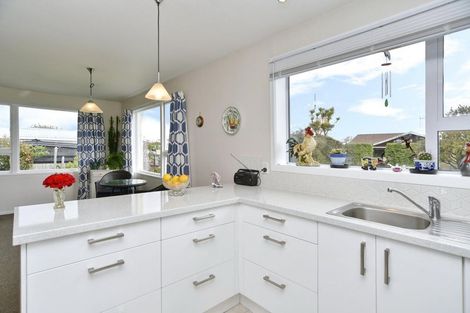 Photo of property in 10 Seadown Crescent, Amberley, 7410