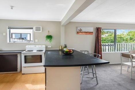 Photo of property in 32a Cheltenham Terrace, Newlands, Wellington, 6037