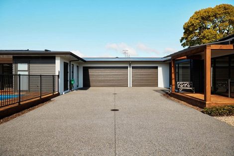 Photo of property in 15 Black Barn Lane, Bethlehem, Tauranga, 3110