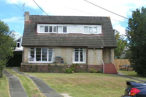 Photo of property in 2 Richmond Avenue, Northcote Point, Auckland, 0627