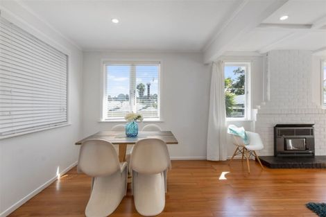 Photo of property in 1/68 Glen Road, Ranui, Auckland, 0612