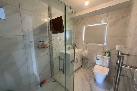 Photo of property in 15 Doone Place, Massey, Auckland, 0614