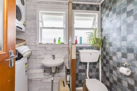 Photo of property in 139 Buckley Road, Southgate, Wellington, 6023