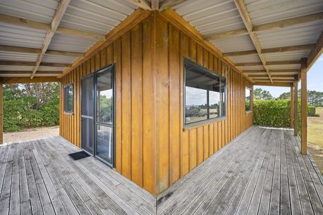 Photo of property in 986 Tinopai Road, Tinopai, Matakohe, 0593