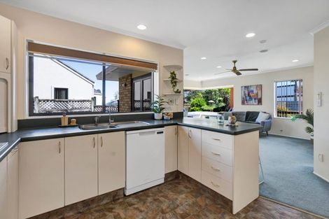 Photo of property in 102 Branch Road, Highlands Park, New Plymouth, 4312