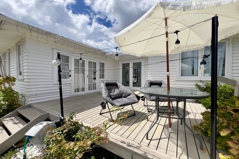 Photo of property in 71 Pomaria Road, Henderson, Auckland, 0610