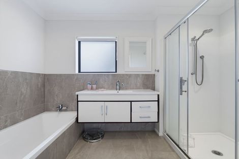 Photo of property in 16 Friedlander Road, Tuakau, 2694