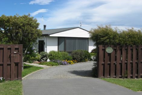 Photo of property in 22 Osborne Road, Amberley, 7410