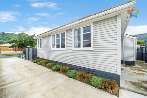 Photo of property in 4a Langford Street, Naenae, Lower Hutt, 5011
