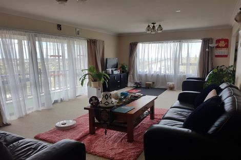 Photo of property in 96 Langana Avenue, Browns Bay, Auckland, 0630