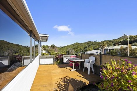 Photo of property in 4 Barberry Grove, Maungaraki, Lower Hutt, 5010