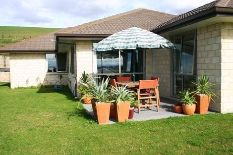 Photo of property in 13 Haden Place, Omokoroa, 3114
