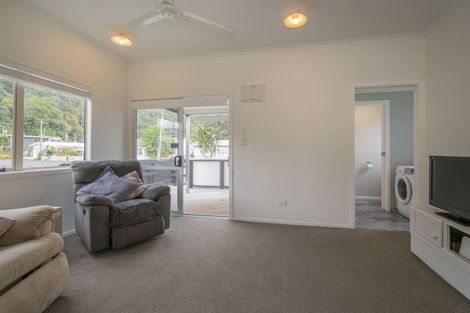 Photo of property in 6 Aputa Avenue, Te Puru, Thames, 3575