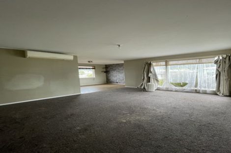 Photo of property in 40 Momona Street, Wainuiomata, Lower Hutt, 5014