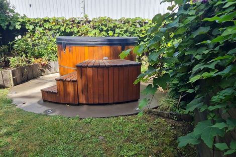 Photo of property in 36 De Luen Avenue, Tindalls Beach, Whangaparaoa, 0930