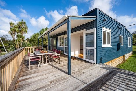 Photo of property in 20 Komiti Road, Tinopai, 0593