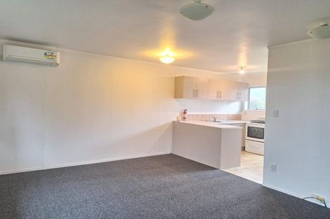 Photo of property in 1/468 Swanson Road, Ranui, Auckland, 0612