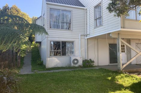 Photo of property in 27 Paddington Grove, Karori, Wellington, 6012
