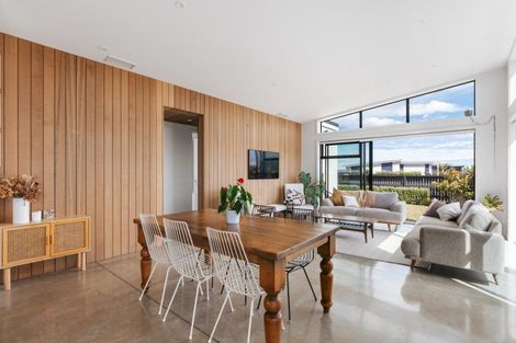 Photo of property in 5 Royal Crescent, Papamoa, 3118