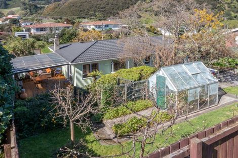 Photo of property in 103 Tilley Road, Paekakariki, 5034