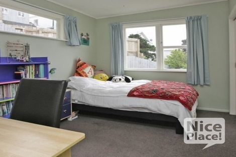 Photo of property in 64 Eden Street, Island Bay, Wellington, 6023