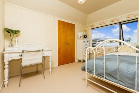 Photo of property in 35 Kenmure Avenue, Forrest Hill, Auckland, 0620