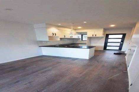 Photo of property in 4e Pinedale Place, Henderson, Auckland, 0610