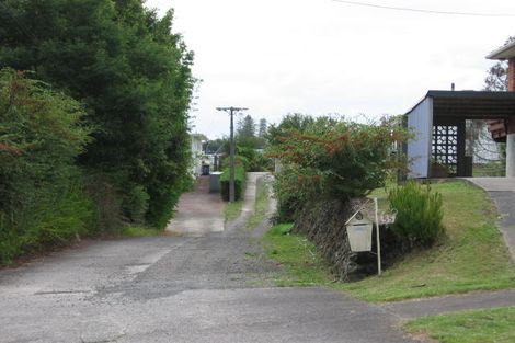 Photo of property in 55 Savoy Road, Glen Eden, Auckland, 0602