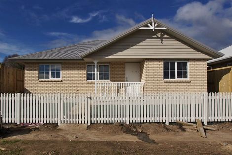 Photo of property in 12 Queens Park Crescent, Frankton, Hamilton, 3204