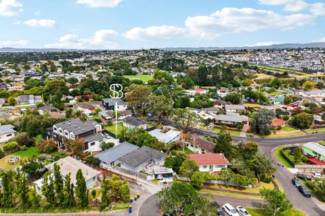 Photo of property in 6a Magdalen Place, West Harbour, Auckland, 0618