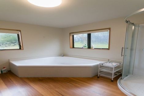 Photo of property in 8 Elmira Place, Browns Bay, Auckland, 0630